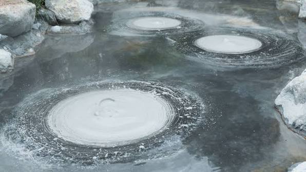 What to Do When Your Balcony or Backyard Fish Pond Freezes: Safe Ice Removal and Aeration Tips