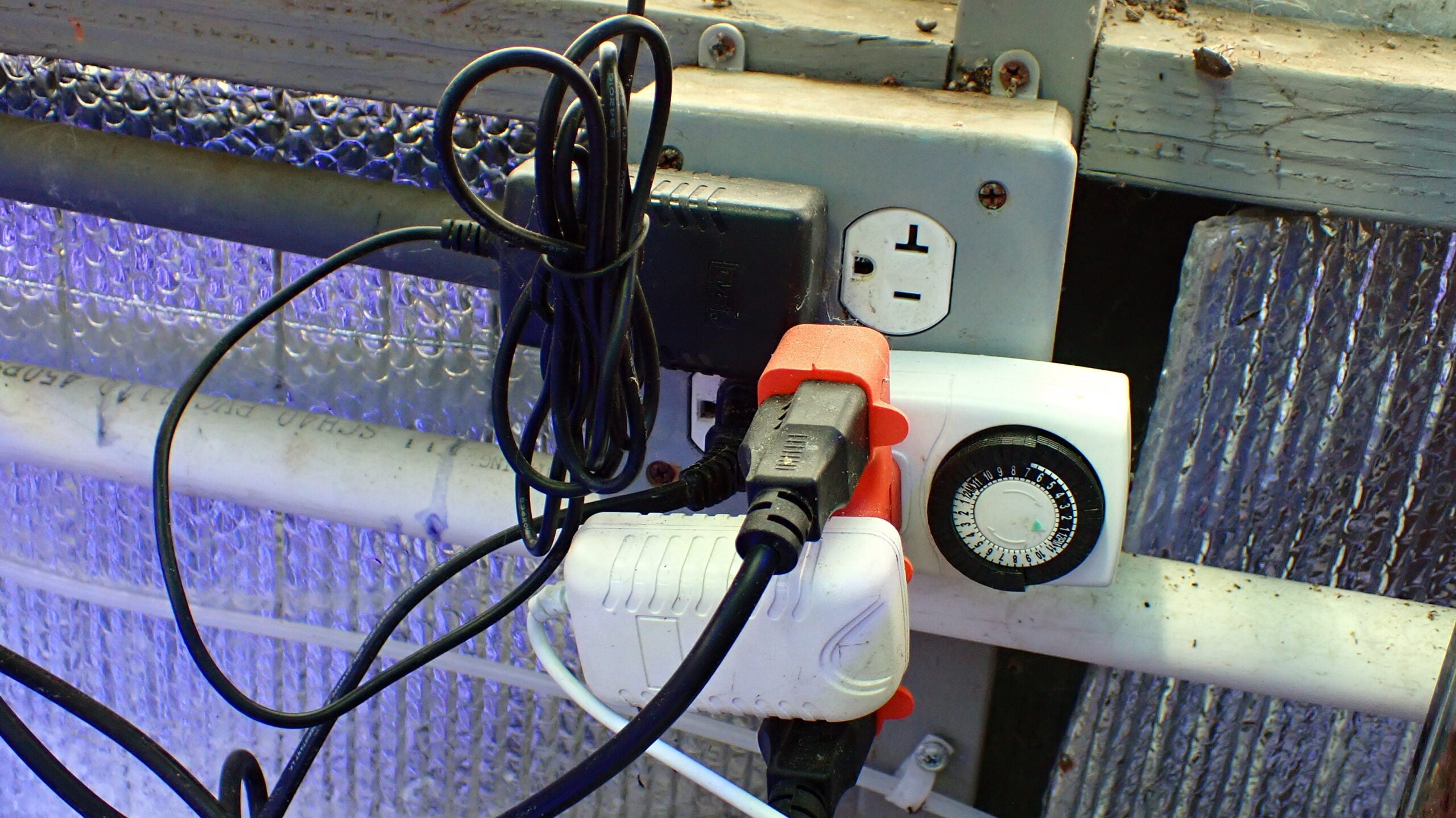 What to Do If Your Aquarium Heater Is Leaking Electricity: